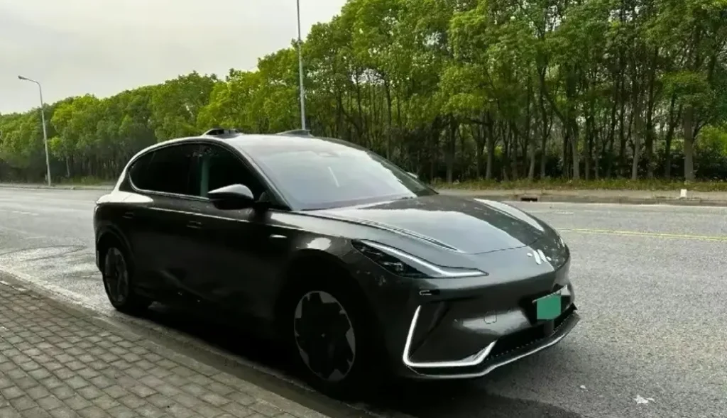 شبكة السيارات الصينية – صور حصرية لسيارة Zhiji LS7 (IM Motors) الكهربائية الجديدة بالصين (هل تشبه أستون مارتن DBX)!