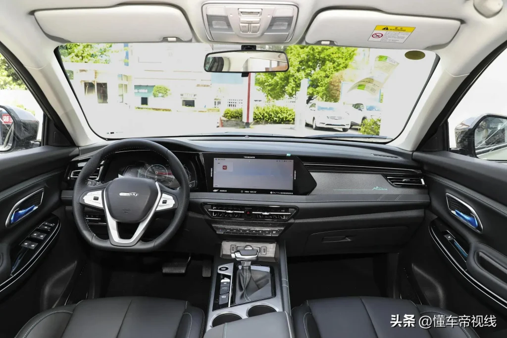 شبكة السيارات الصينية – تعرف على أهم مواصفات شانجان أوشان X7 PLUS ليو إيديشن الجديدة وأسعارها بالصين