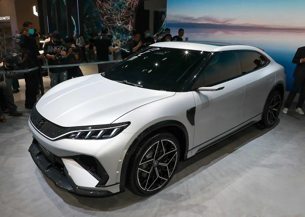 شبكة السيارات الصينية – بي واي دي سونغ L الجديدة الفاست باك SUV تظهر رسميًا بمعرض شنغهاي الدولي للسيارات