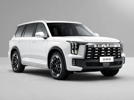 GAC GS8 ترافيلر 2026 في مواجهة النسخة العادية.. تعرف على الفروقات