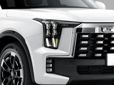 الإضاءة المتكيفة ADB: كيف تساعدك GAC GS8 ترافيلر على القيادة ليلًا باطمئنان؟