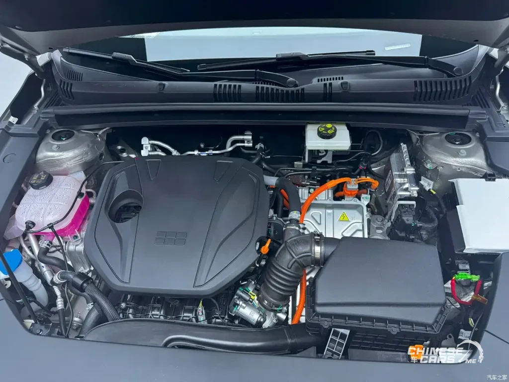 شبكة السيارات الصينية – جيلي جالاكسي ستار 6: سيدان هجينة PHEV بسعر يبدأ من 44600 رس في الصين بإمكانات عملية وتقنية
