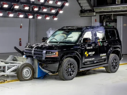 Denza B5 تحصل على 5 نجوم في اختبارات ANCAP