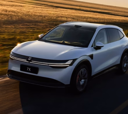 مواصفات الفئة العليا لسيارة زيكر 7X “فلاجشيب AWD” موديل 2026 الجديدة كليًا بالسعودية