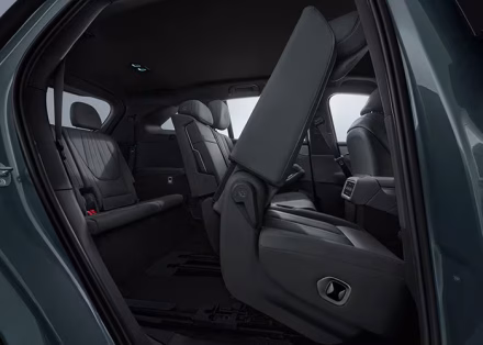 BYD Atto 8.. هل هي سيارة عائلية مناسبة؟