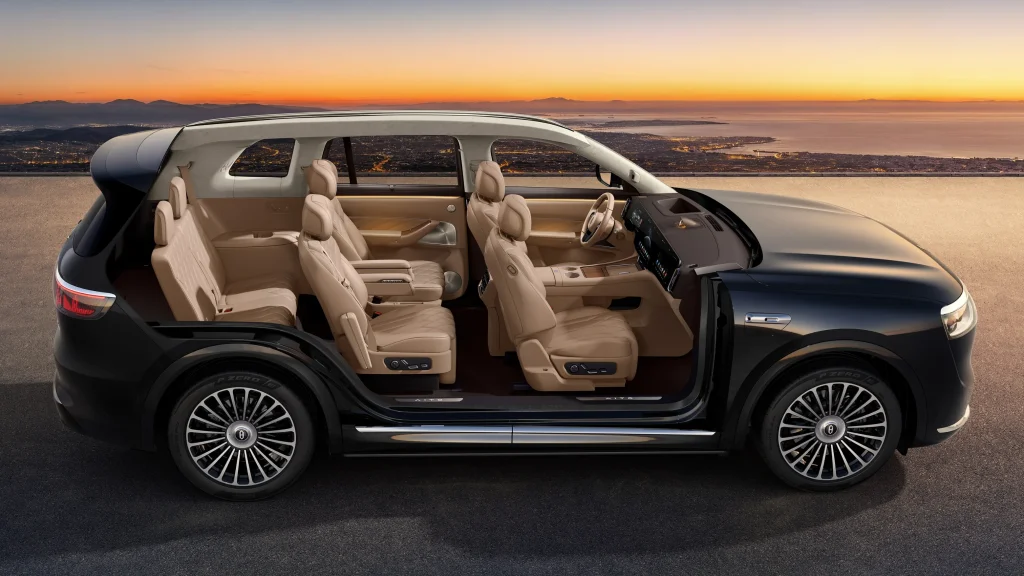 شبكة السيارات الصينية &ndash; AITO M7 وM8 2026 المحدثتان: ليدار 896 خطًا مزدوج وتقنيات XPIXEL ومدى يصل إلى 1690 كم