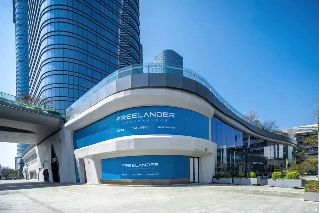 شبكة السيارات الصينية &ndash; فريلاندر FREELANDER تعود من جديد: إطلاق أول SUV هجينة بستة مقاعد بتقنيات هواوي وبطارية CATL في 31 مارس