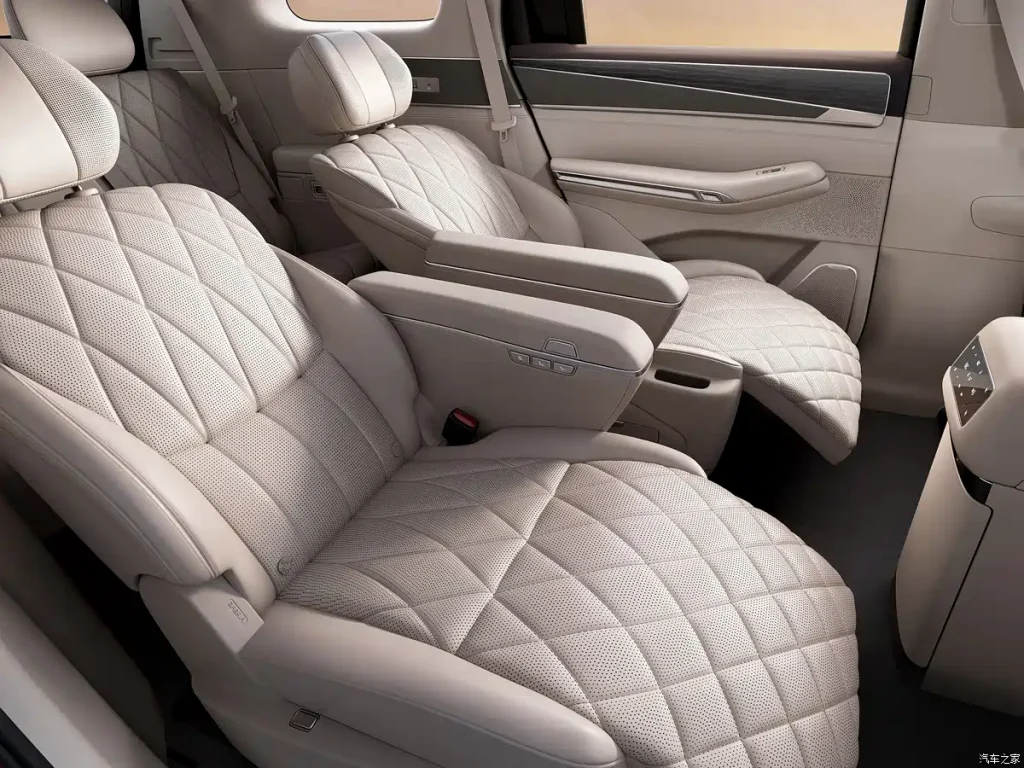 شبكة السيارات الصينية &ndash; بي واي دي Datang DM-i" Great Tang" سبع مقاعد النسخة الهجينة بتقنيات Flash Charging تستهدف فئة 55 ألف دولار