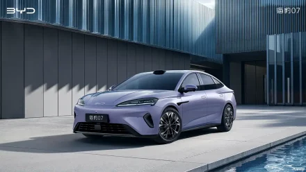 بي واي دي تطلق الصور الرسمية لـ Seal 07 EV كسيارة سيدان كهربائية متوسطة بطابع عصري