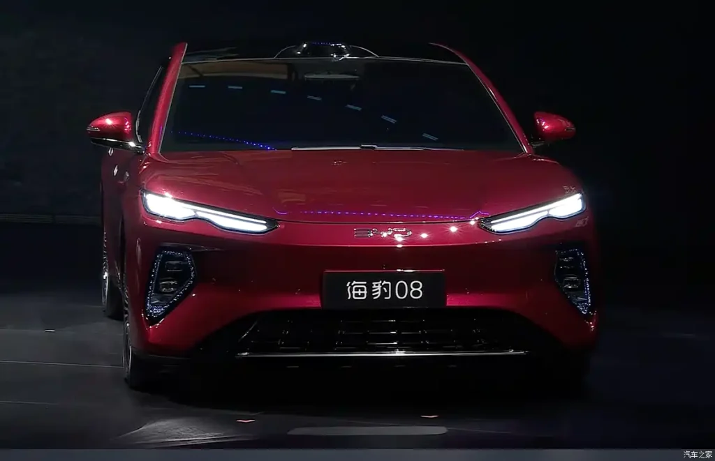 بي واي دي تكشف الستار عن Seal 08: سيدان كهربائية رائدة بتقنيات Blade Battery الجيل الثاني بمدى 1000 كم