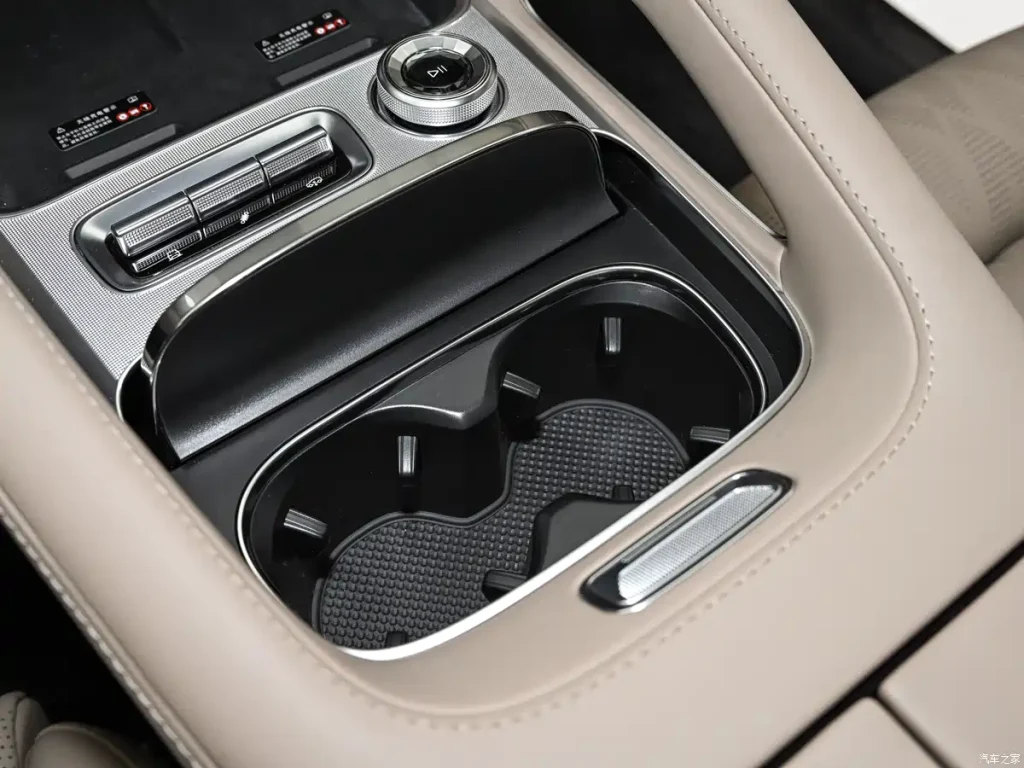 شبكة السيارات الصينية &ndash; زيكر 8X : هجينة فائقة الأداء بقوة 1400 حصان وتقنية 900V وشحن خلال 9 دقائق – السعر والمواصفات الكاملة بالتفصيل