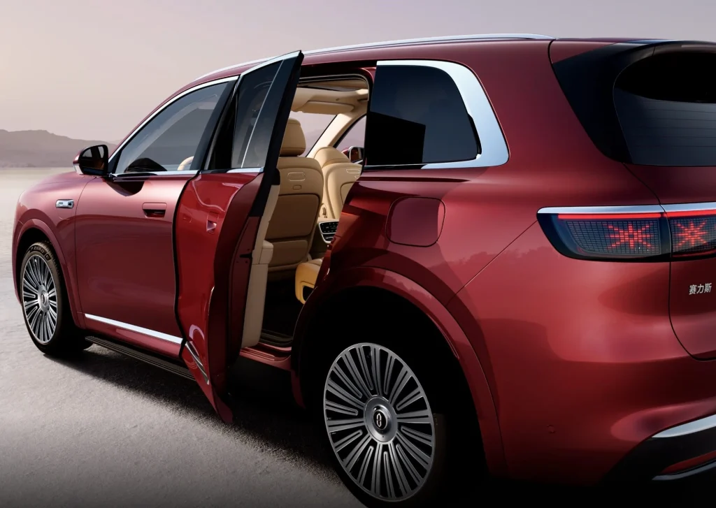 شبكة السيارات الصينية &ndash; AITO M7 وM8 2026 المحدثتان: ليدار 896 خطًا مزدوج وتقنيات XPIXEL ومدى يصل إلى 1690 كم