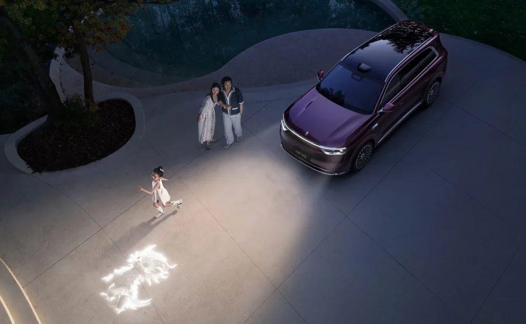 شبكة السيارات الصينية &ndash; AITO M7 وM8 2026 المحدثتان: ليدار 896 خطًا مزدوج وتقنيات XPIXEL ومدى يصل إلى 1690 كم