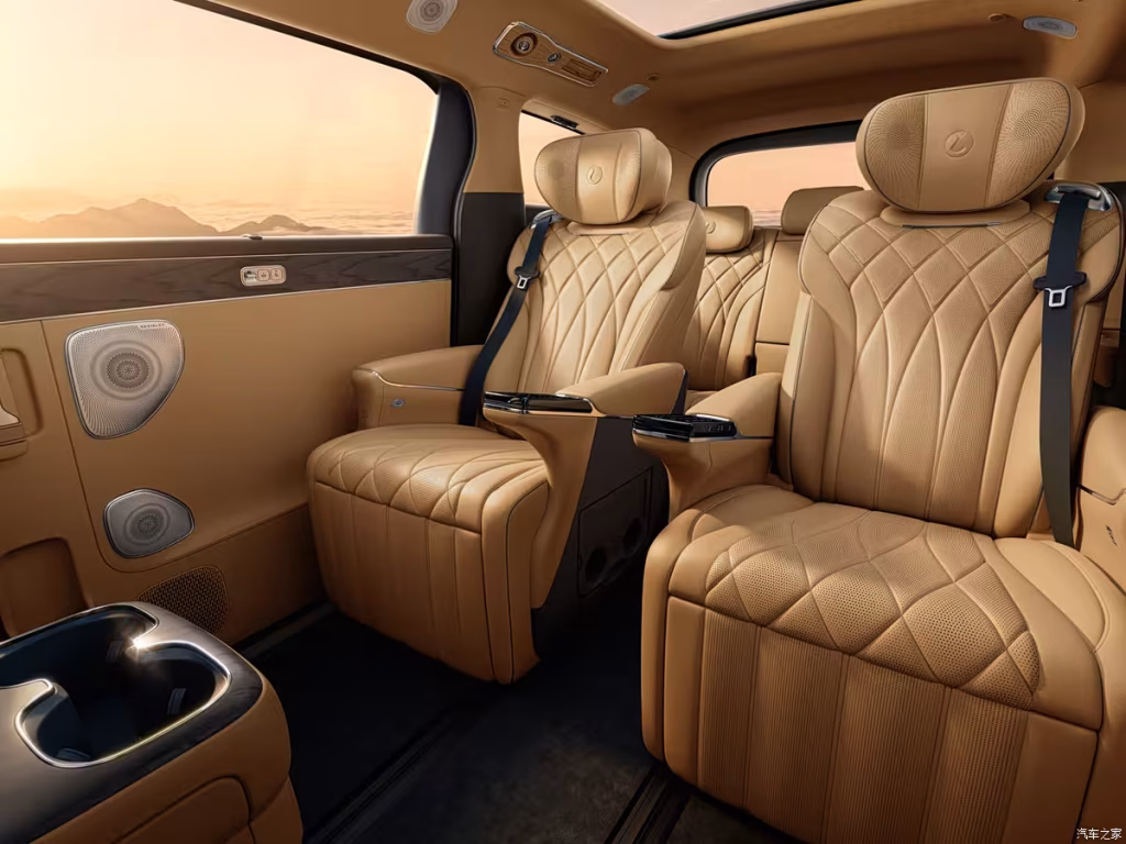 شبكة السيارات الصينية &ndash; بي واي دي تكسر حاجز 16 مليون سيارة NEVعالميًا: الجيل الثاني من دينزا D9 يظهر لأول مرة بمدى يصل إلى 800 كم وتقنية شحن تغيّر قواعد اللعبة