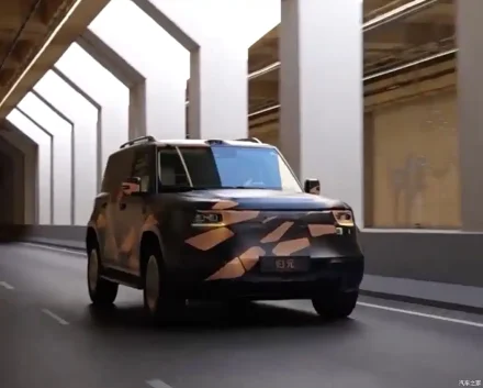 GWM تكشف ملامح SUV أوفرود جديد كليًا: فئة فاخرة بسعر يتجاوز 150 ألف ريال وتقنيات Hi4 المتقدمة