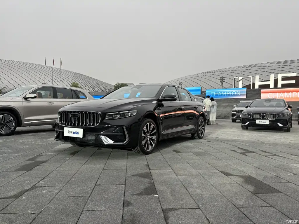 شبكة السيارات الصينية &ndash; جيلي i-HEV على مونجارو وبريفيس: استهلاك يبدأ من 3.98 لتر/100 كم وكفاءة 48.41% تعيد تعريف الهجينة الذكية