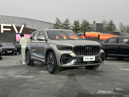 جيلي i-HEV على مونجارو وبريفيس: استهلاك يبدأ من 3.98 لتر/100 كم وكفاءة 48.41% تعيد تعريف الهجينة الذكية