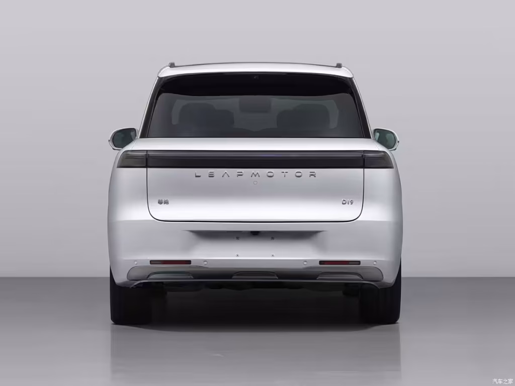 ليب موتور D19 2026: عملاقة بمدى 720 كم وتقنيات داخلية فاخرة مع خيارات كهربائية وREEV قبل الإطلاق الرسمي 4 شبكة السيارات الصينية – ليب موتور D19 2026: عملاقة بمدى 720 كم وتقنيات داخلية فاخرة مع خيارات كهربائية وREEV قبل الإطلاق الرسمي