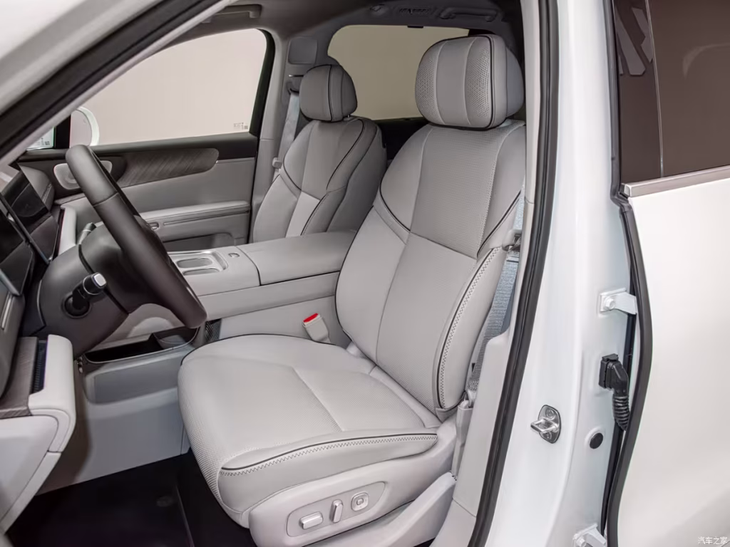 ليب موتور D19 2026: عملاقة بمدى 720 كم وتقنيات داخلية فاخرة مع خيارات كهربائية وREEV قبل الإطلاق الرسمي 6 شبكة السيارات الصينية – ليب موتور D19 2026: عملاقة بمدى 720 كم وتقنيات داخلية فاخرة مع خيارات كهربائية وREEV قبل الإطلاق الرسمي