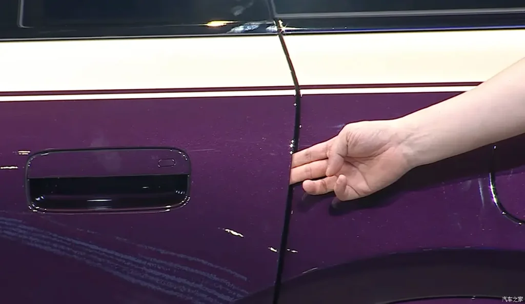 شبكة السيارات الصينية &ndash; لي أوتو Li Auto L9 Livis 2026 تنطلق رسميًا: SUV فاخرة بذكاء اصطناعي وقدرة 800V وتعليق “يتحدى الفيزياء” بسعر يبدأ من 217 ألف ريال