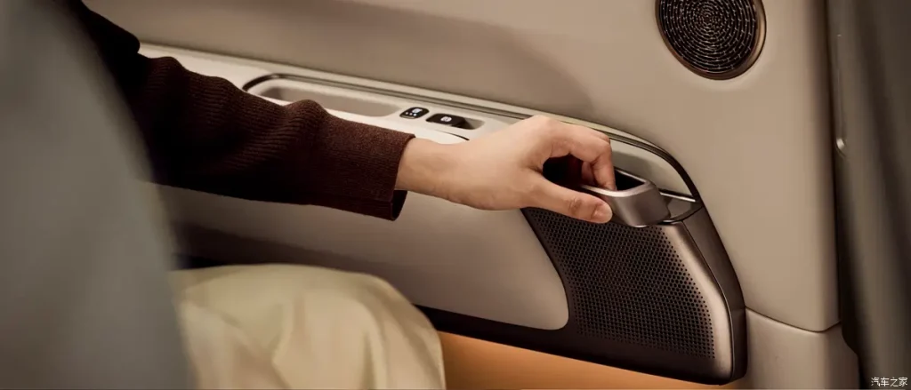 شبكة السيارات الصينية &ndash; لي أوتو Li Auto L9 Livis 2026 تنطلق رسميًا: SUV فاخرة بذكاء اصطناعي وقدرة 800V وتعليق “يتحدى الفيزياء” بسعر يبدأ من 217 ألف ريال