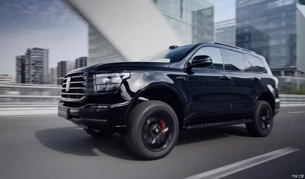 شبكة السيارات الصينية &ndash; تانك 500 بلاك إديشن “Black Warrior” الجديدة تصل رسميًا: تصميم هجومي بالكامل، قوة تصل إلى 877 حصان، وتجهيزات مصنع مضمونة!!