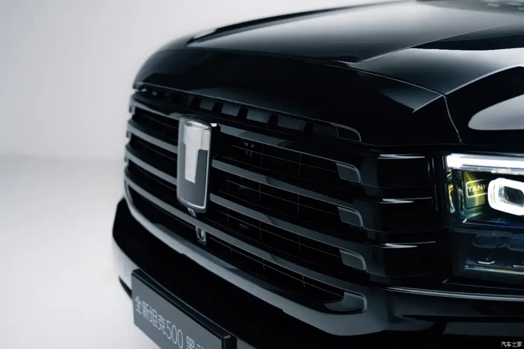 شبكة السيارات الصينية &ndash; تانك 500 بلاك إديشن “Black Warrior” الجديدة تصل رسميًا: تصميم هجومي بالكامل، قوة تصل إلى 877 حصان، وتجهيزات مصنع مضمونة!!