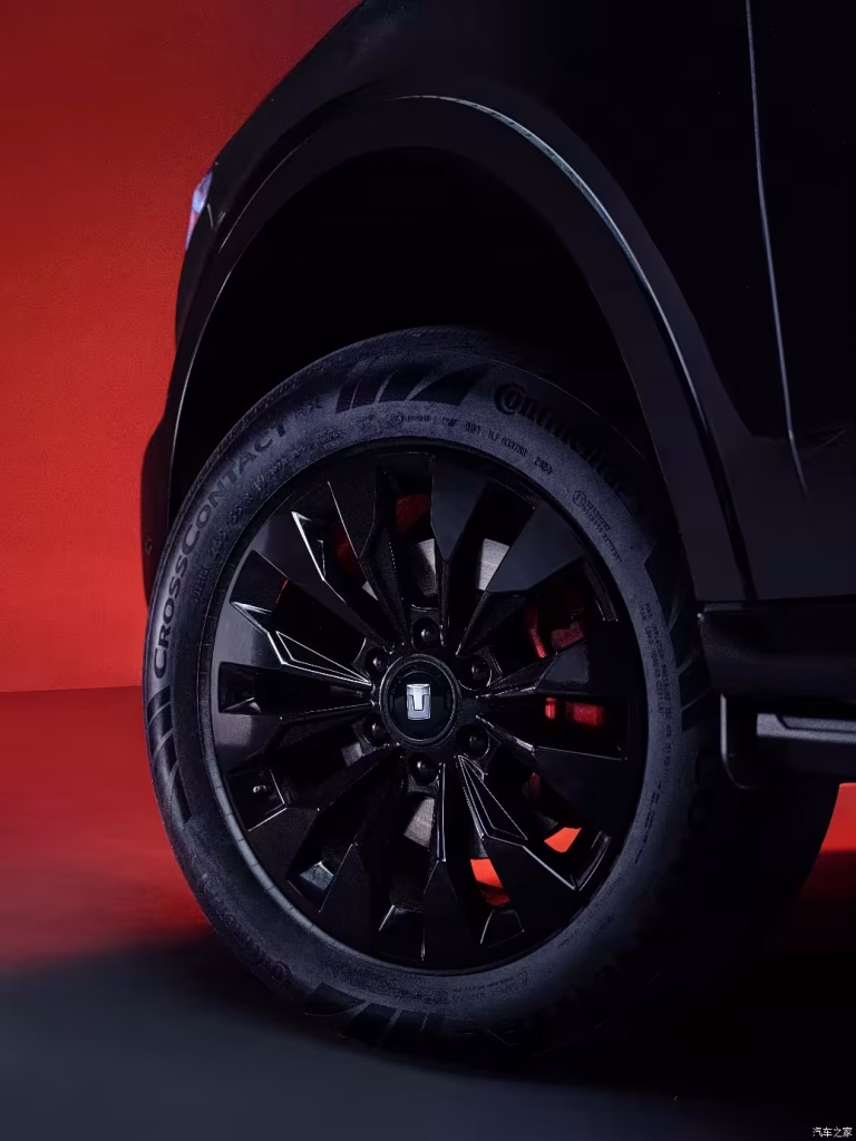 شبكة السيارات الصينية &ndash; تانك 500 بلاك إديشن “Black Warrior” الجديدة تصل رسميًا: تصميم هجومي بالكامل، قوة تصل إلى 877 حصان، وتجهيزات مصنع مضمونة!!