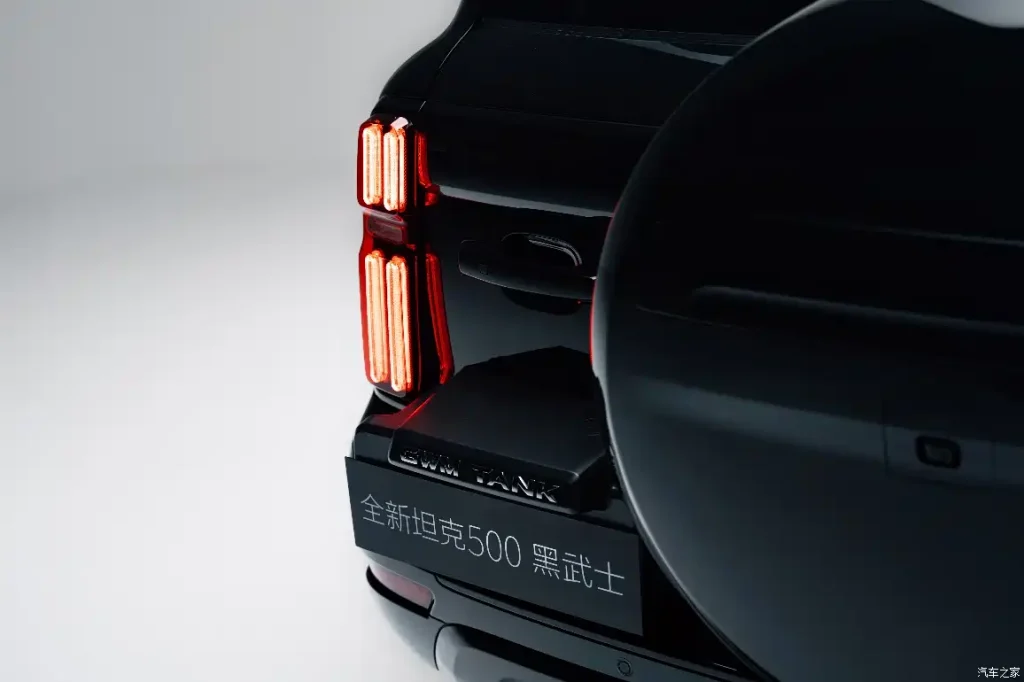 شبكة السيارات الصينية &ndash; تانك 500 بلاك إديشن “Black Warrior” الجديدة تصل رسميًا: تصميم هجومي بالكامل، قوة تصل إلى 877 حصان، وتجهيزات مصنع مضمونة!!