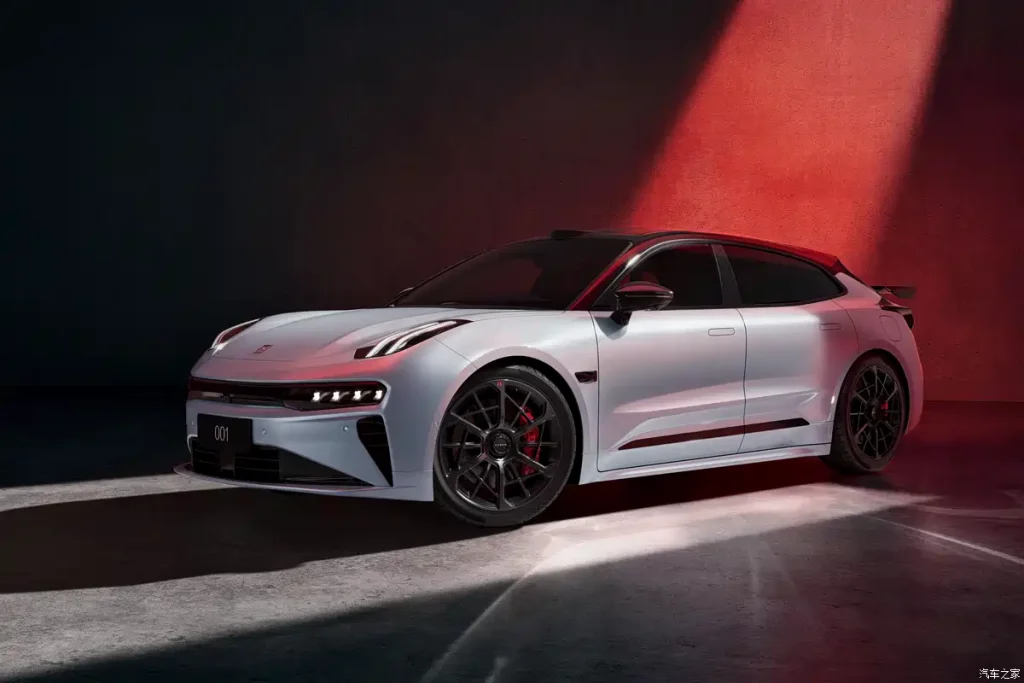 زيكر 001 نسخة الذكرى السنوية الخامسة المحدودة 2026 بقوة 925 حصان وتقنيات سباق KW وبريمبو مع تسارع خارق وشحن خلال 10 دقائق