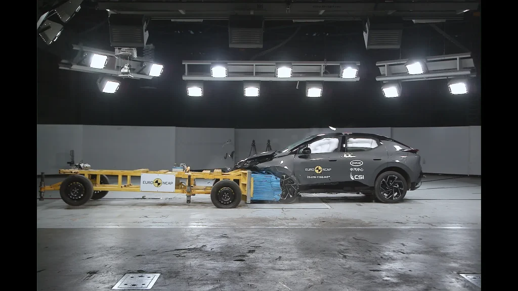 سيارة Lynk & Co 02 تحصل على 5 نجوم في اختبارات السلامة الأوروبية Euro NCAP 3 شبكة السيارات الصينية – سيارة Lynk & Co 02 تحصل على 5 نجوم في اختبارات السلامة الأوروبية Euro NCAP