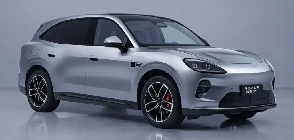 Aistaland GX7 الجديدة تظهر رسميًا.. SUV كبيرة بمدى كهربائي يصل إلى 385 كم وسرير ذكي يتحول خلال 20 ثانية