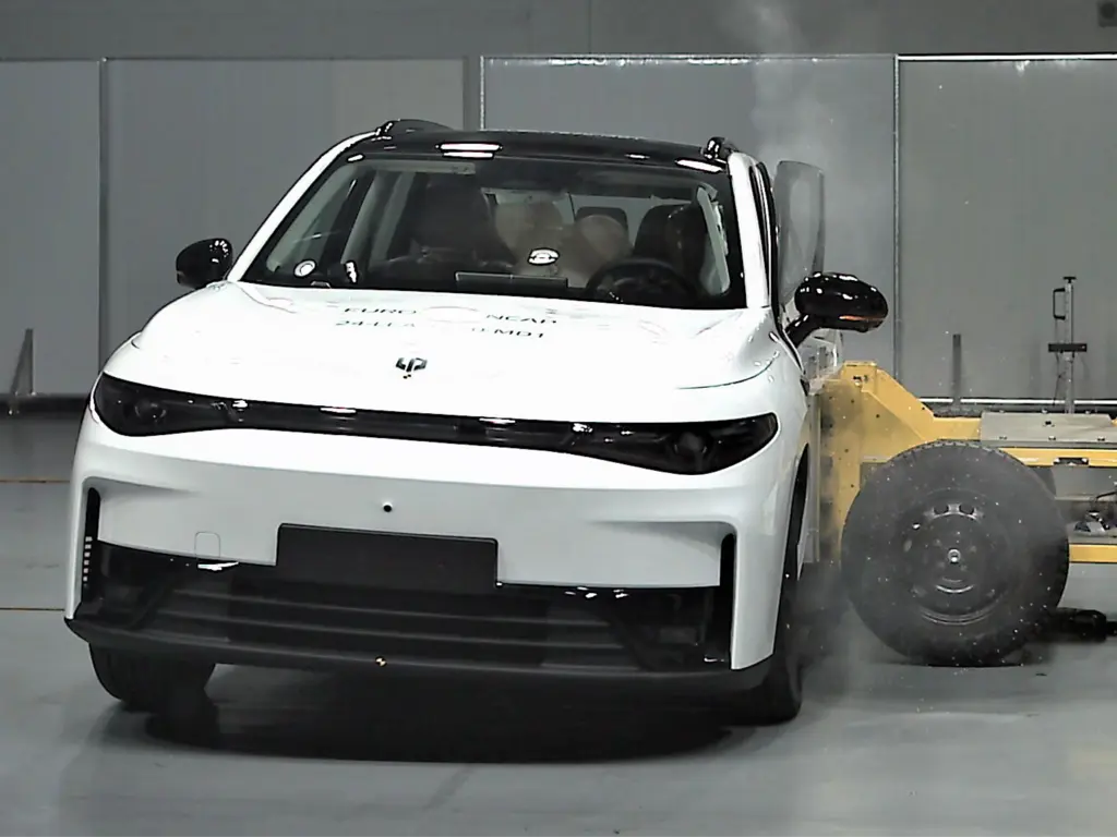 Leapmotor C10 الكهربائية تحصل على 5 نجوم في اختبارات السلامة ANCAP 5 شبكة السيارات الصينية – Leapmotor C10 الكهربائية تحصل على 5 نجوم في اختبارات السلامة ANCAP